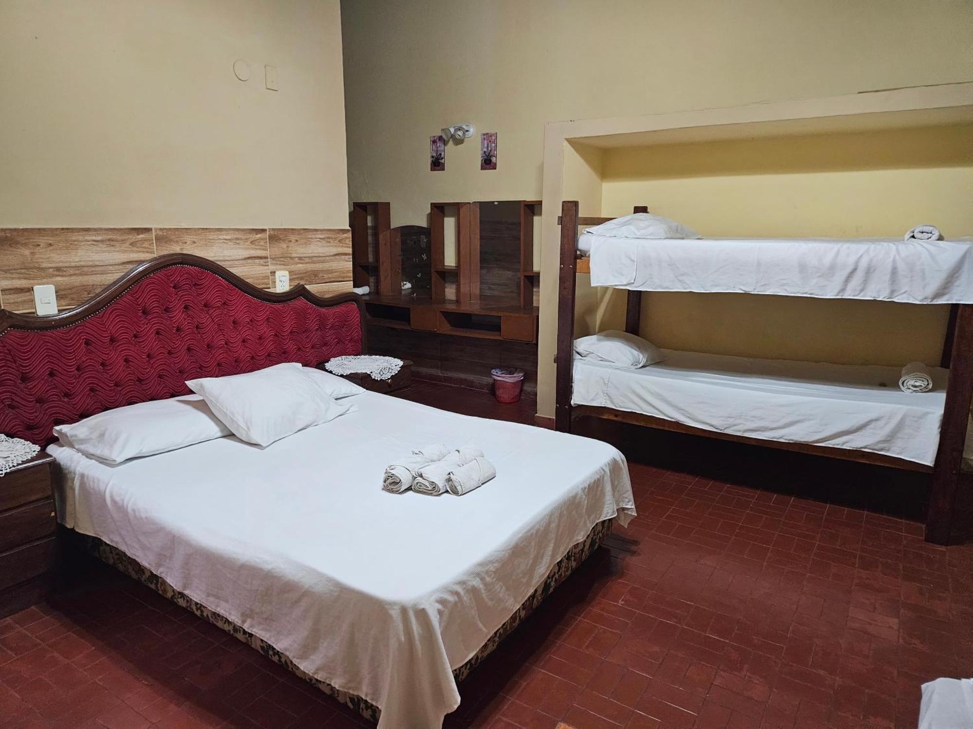 Casa De La Y - B&B Encarnacion Room photo